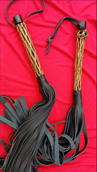 UNIQUE CHOLLA HANDLE FLOGGER (L)